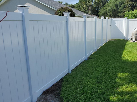 vinyl privacy fence